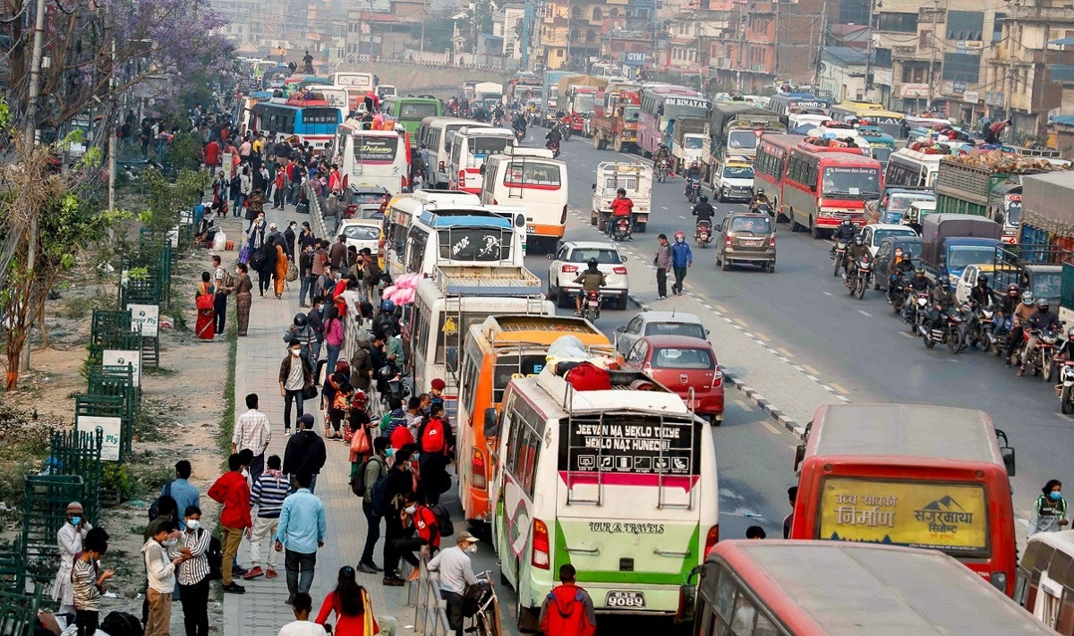 सार्वजनिक यातायातको भाडा फेरि बढ्यो, ५ प्रतिशत वृद्धि