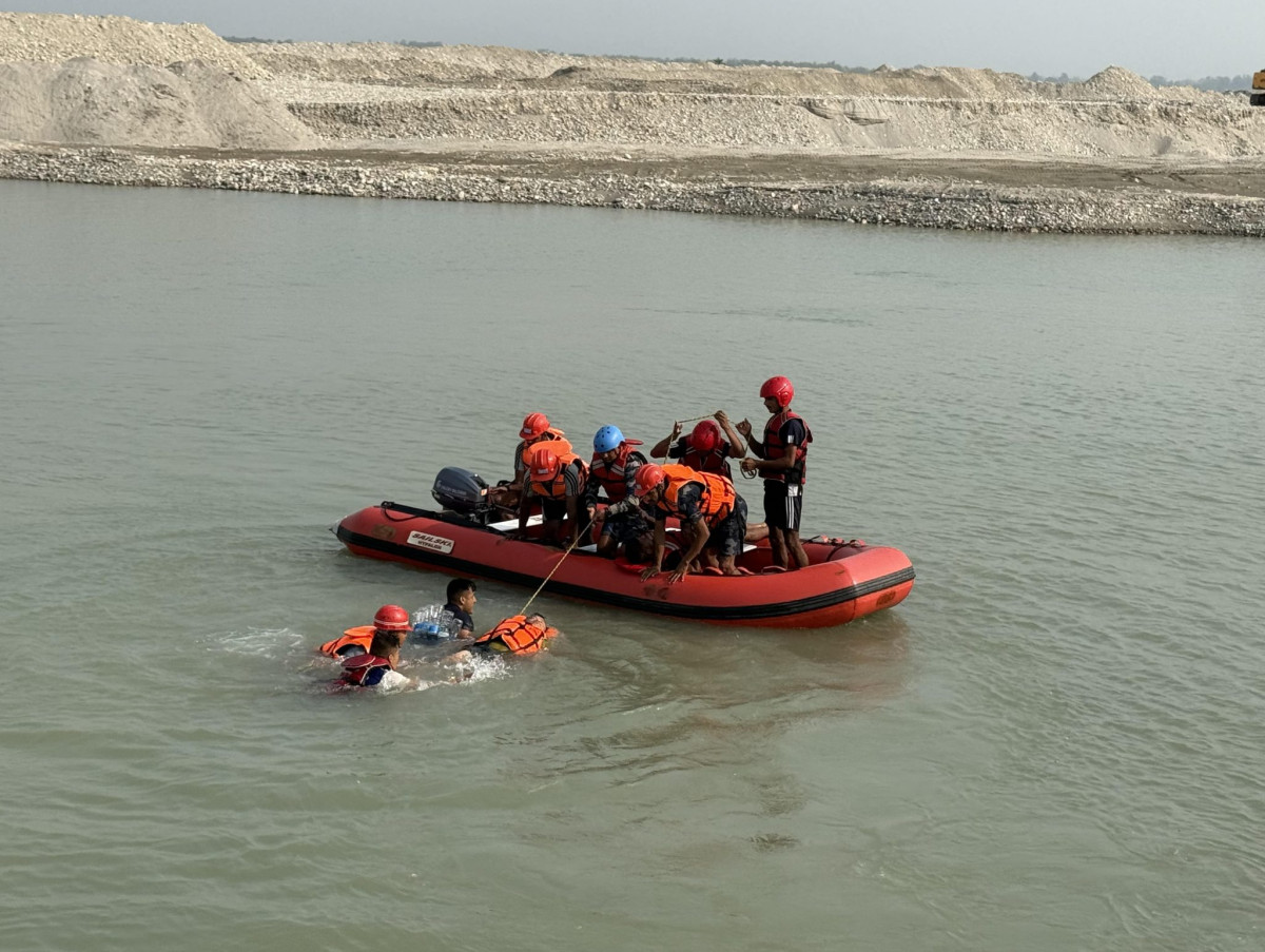 सशस्त्र प्रहरीका जवानसहित दुई जना बेपत्ता