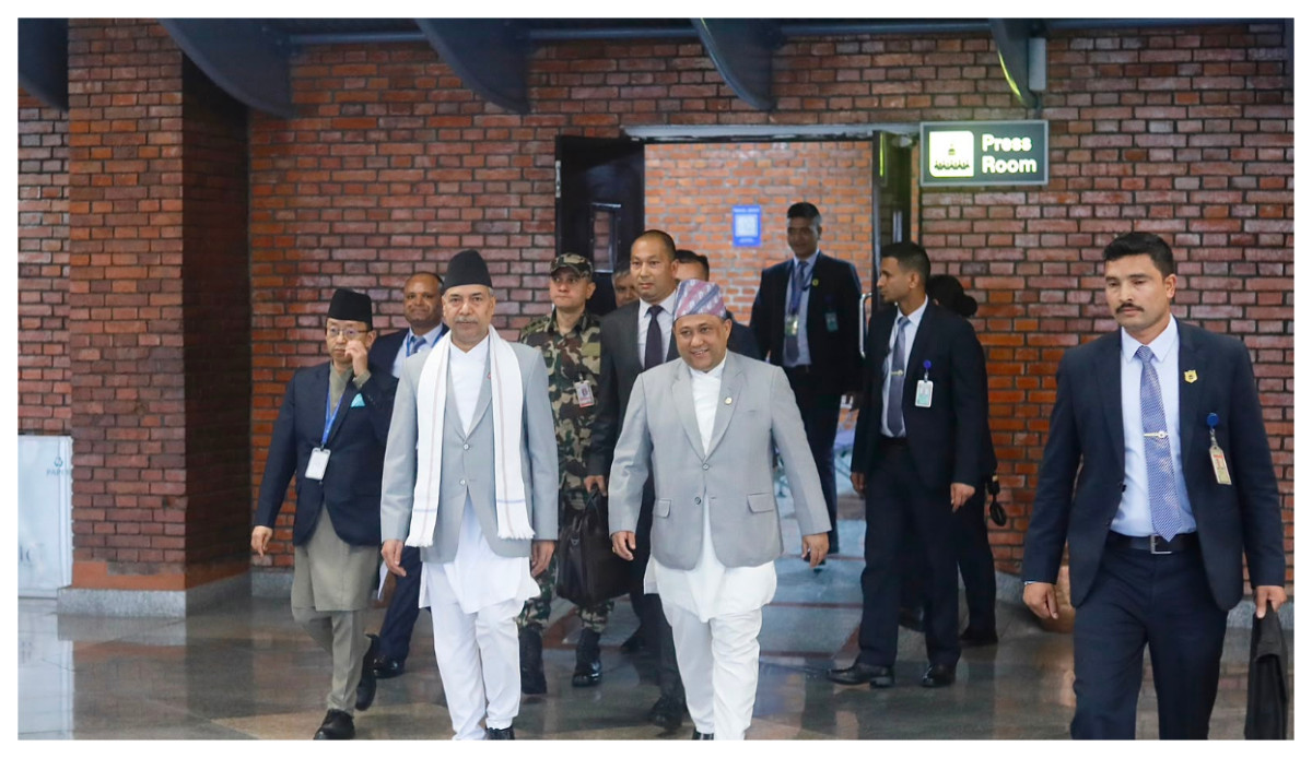 उपराष्ट्रपति यादव स्वदेश फिर्ता