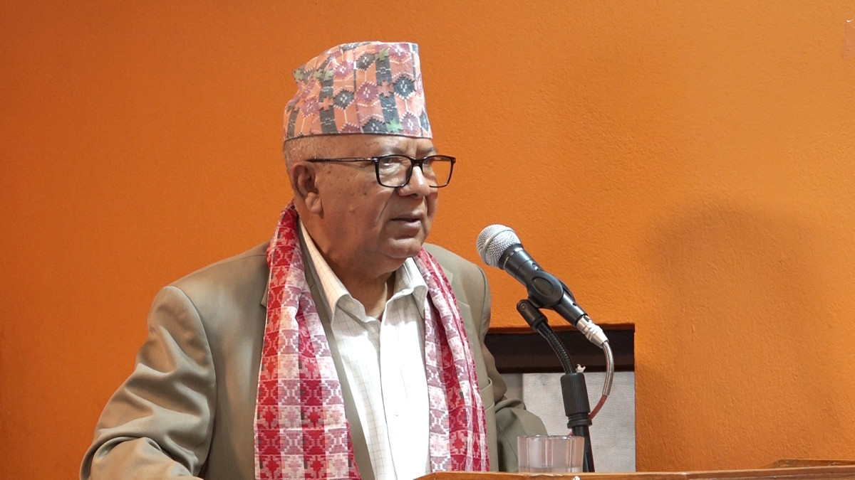 संविधान संशोधनमा काँग्रेस-एमालेकाे ध्यान गएनः माधव नेपाल