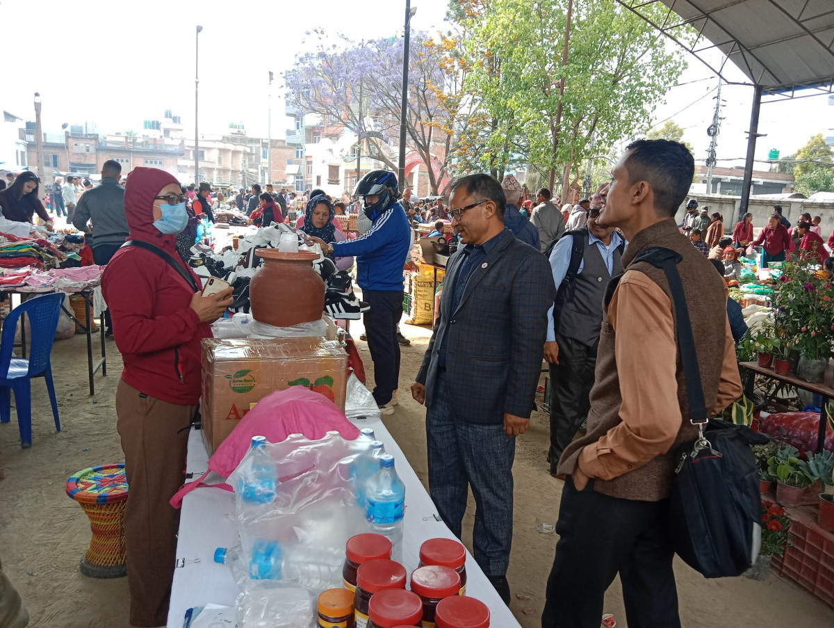हाट बजार.jpg