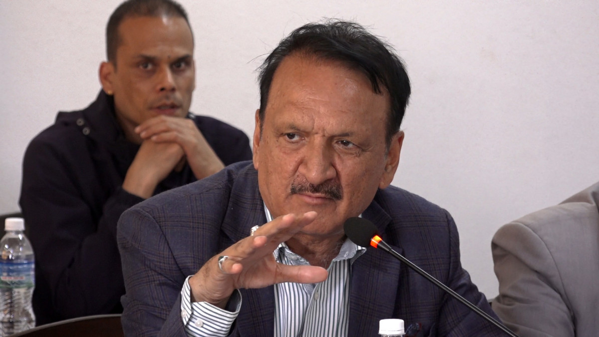 आन्तरिक उद्योगको संरक्षणका लागि आयाति वस्तुको भन्सार दर बढाउनुपर्छः पूर्वअर्थमन्त्री महत