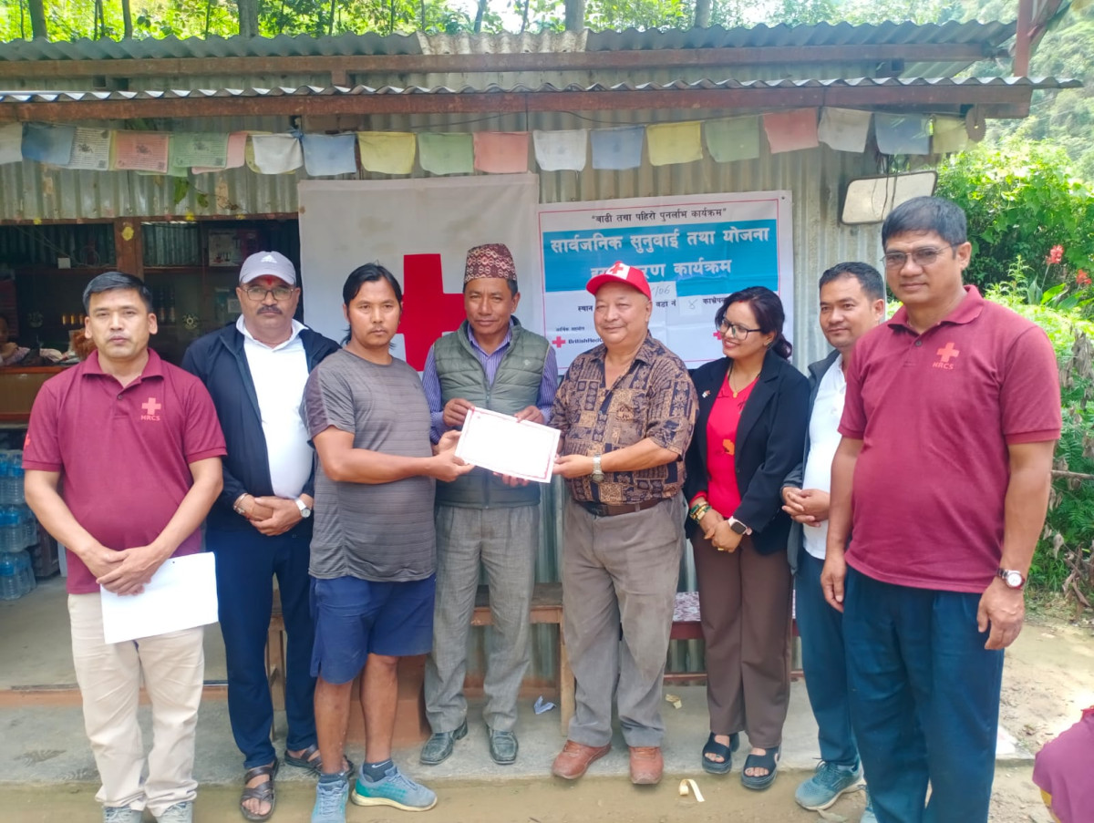 नेरेसो काभ्रेद्वारा बाढीपहिरोले क्षति खानेपानी आयोजना मर्मत गरि उपभोक्तालाई हस्तान्तरण