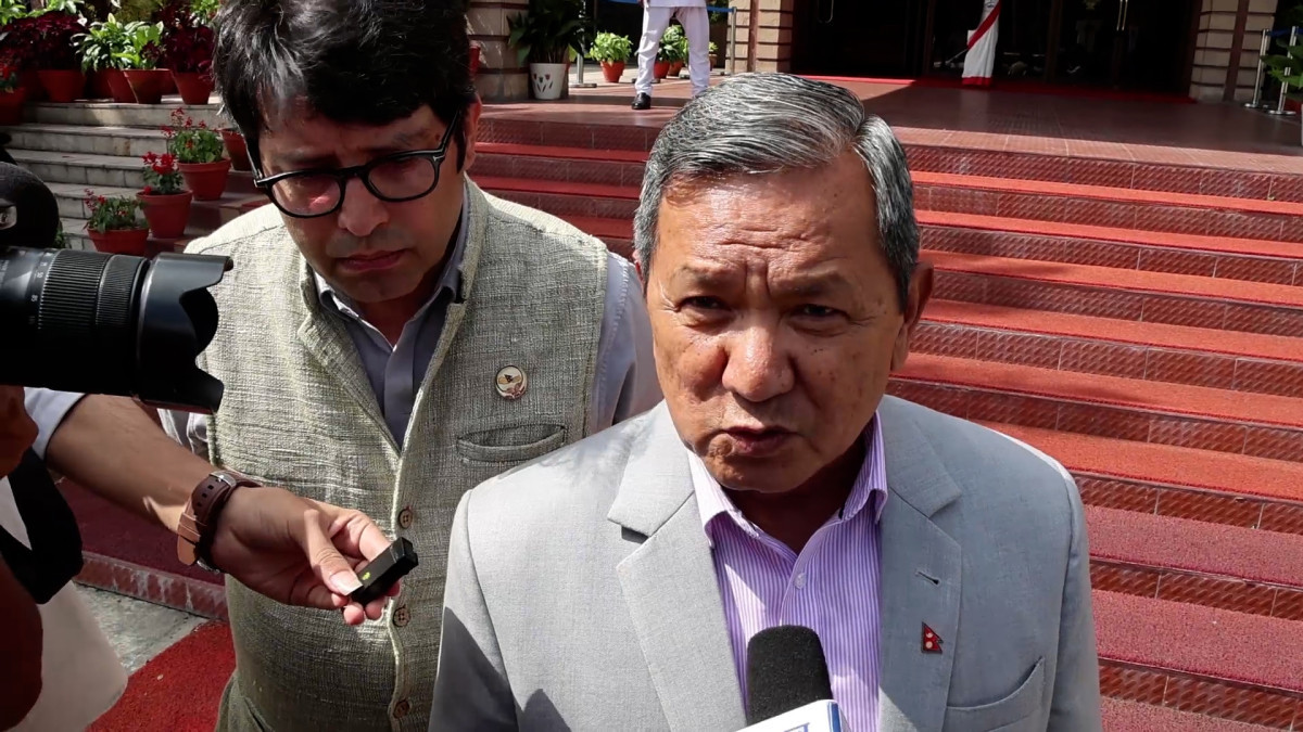 दर्ता गर्ने ठाउँ परिवर्तन हुँदैमा लोकतन्त्र खोसियो भन्न नथाल्नुस्, खुरुक्क गएर दर्ता गर्नुस्ः सञ्चारमन्त्री