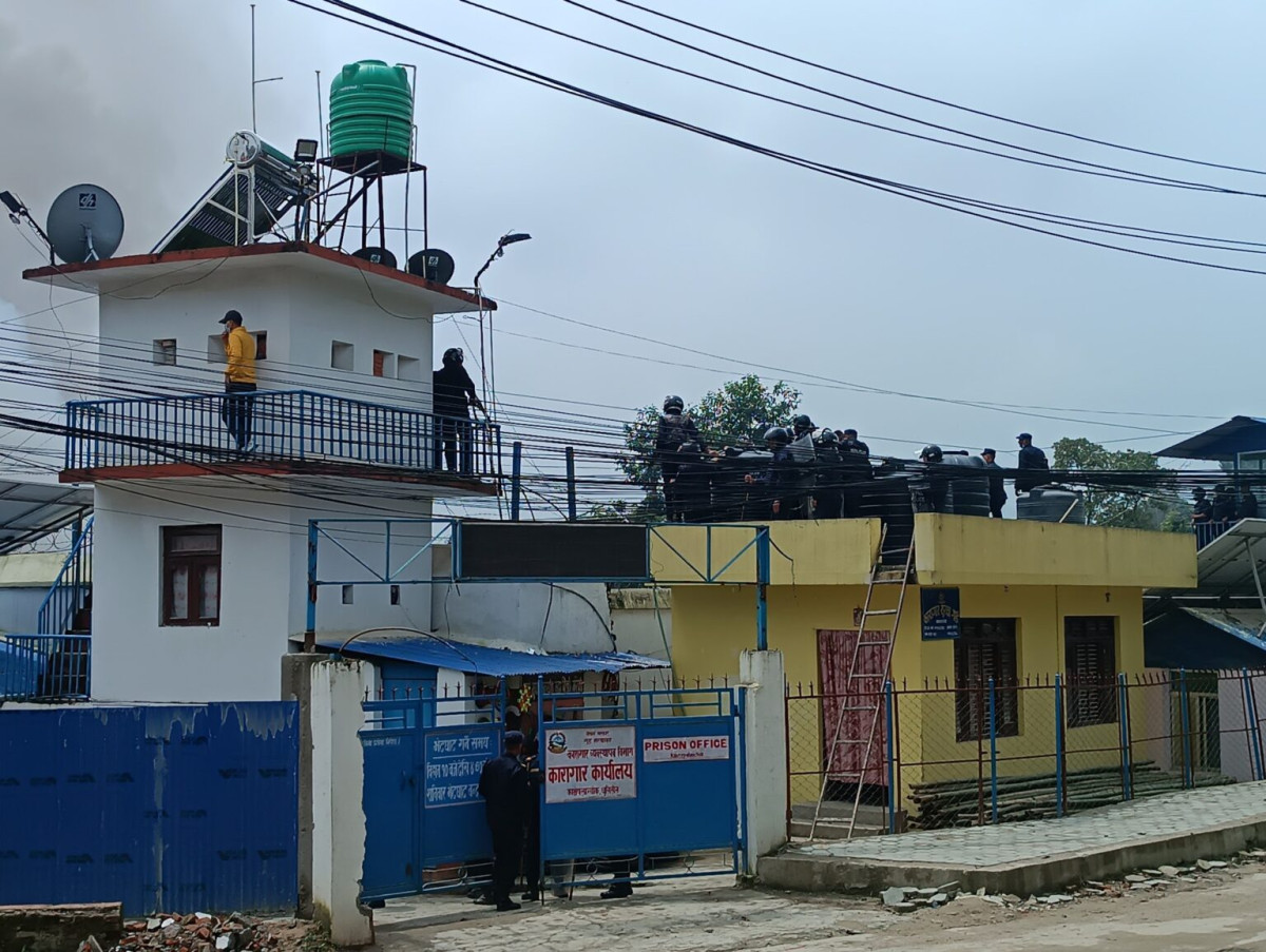 काभ्रे जिल्ला कारागारमा पनि आगजनी, सेना परिचाल