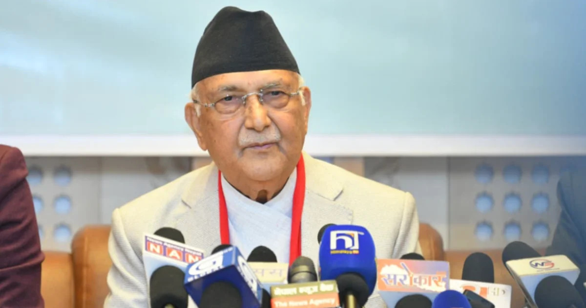एमाले राष्ट्रिय झण्डा ओढेर सिंहदरबार जलाउने जस्तो नक्कली पार्टी नभएकाे अध्यक्ष ओलीकाे टिप्पणी