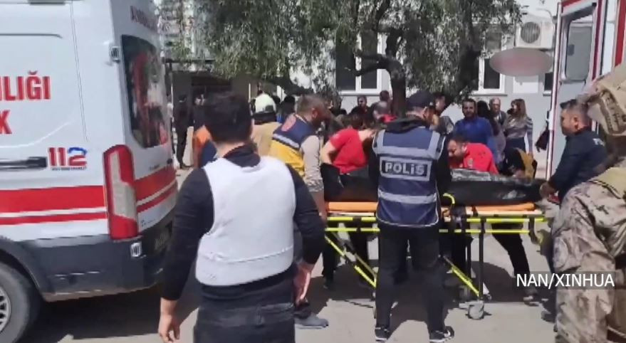 टर्कीको एक विद्यालयमा भएको गोलीकाण्डमा ९ जनाको निधन, १३ घाइते