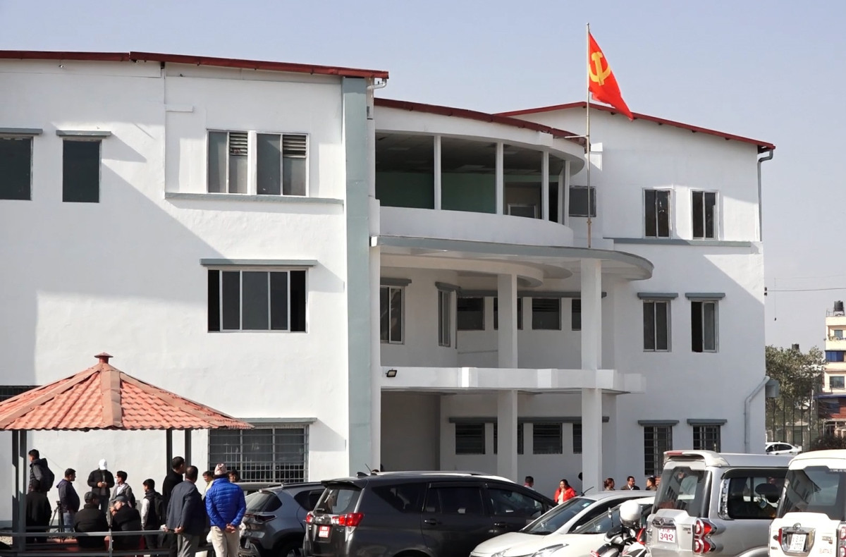 एमालेले माग्याे गृहमन्त्रीको राजीनामा, निष्पक्ष छानबिनका लागि दबाब