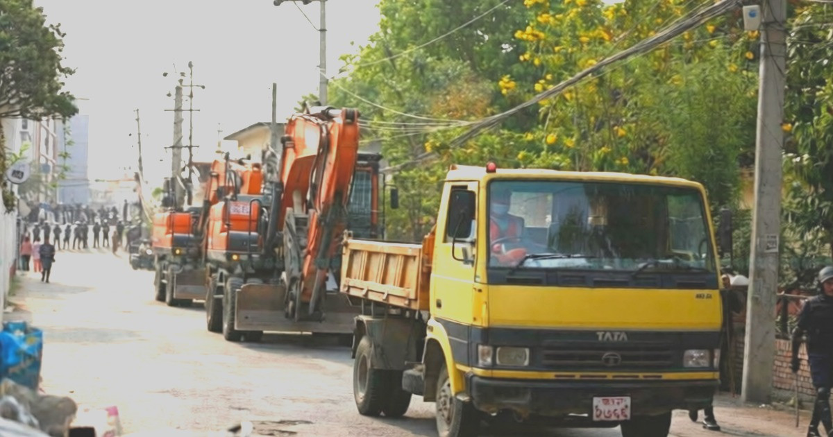 थापाथली सुकुम्बासी बस्ती खाली गराउन डोजर तयारीमा, प्रहरीको माइकिङ जारी