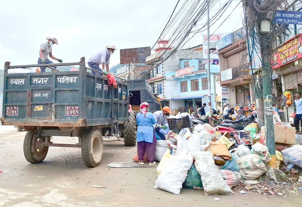 विसर्जन गर्ने ठाउँ अभाव भएपछि व्यास नगरपालिकाको फोहर उठेन