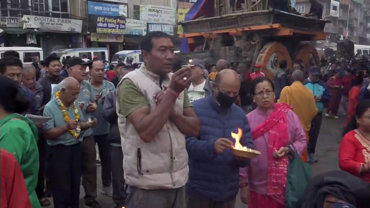 रातो मत्स्येन्द्रनाथको रथ लगनखेल बसपार्कमाः आज रातिदेखि बलि अर्पण गरिने