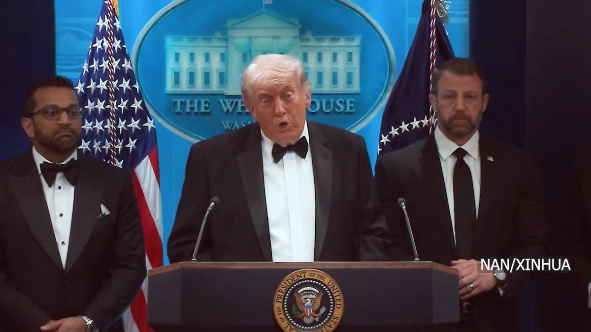 ह्वाइट हाउस संवाददाता सम्मेलनमा गोली चलाउने व्यक्ति हिरासतमा रहेको ट्रम्पको पुष्टि