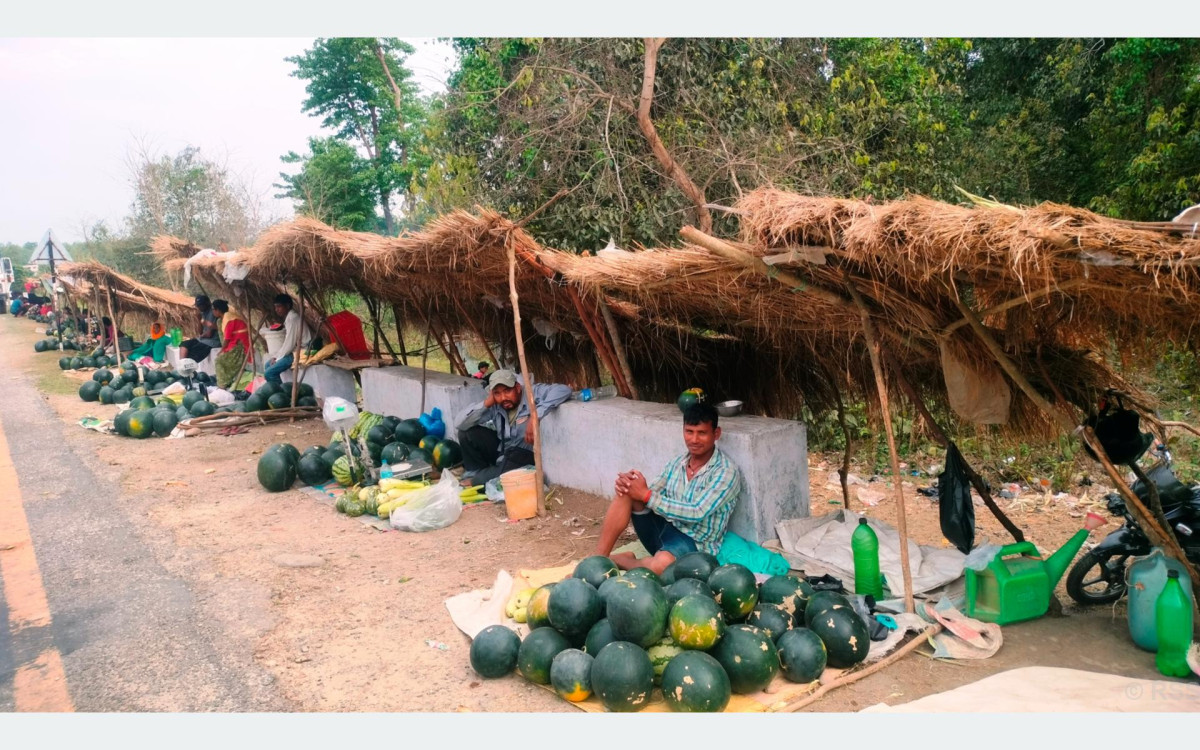 बगरमा पसिना, राजमार्गमा बजार: मुक्तकमैयाको फेरिएको दिनचर्या