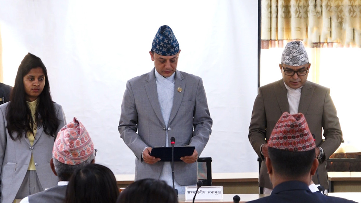 प्रतिनिधि सभाका नवनियुक्त सचिव अधिकारीले लिए पद तथा गोपनीयताको शपथ