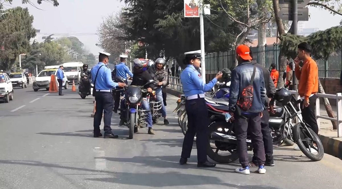 उपत्यकामा २४ घण्टामा २,५११ सवारी चालक कारबाहीमा, २० लाखभन्दा बढी राजस्व संकलन