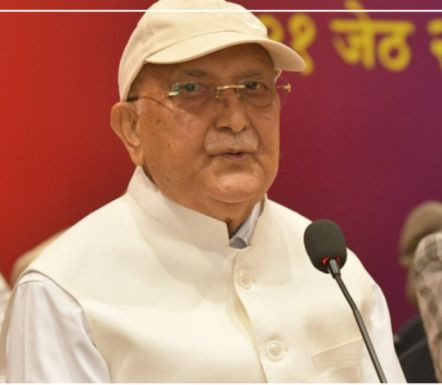 जस्तोसुकै परिस्थितिमा पनि पार्टीको नेतृत्व गर्छु, झोला फालेर भाग्दिनँ: ओली