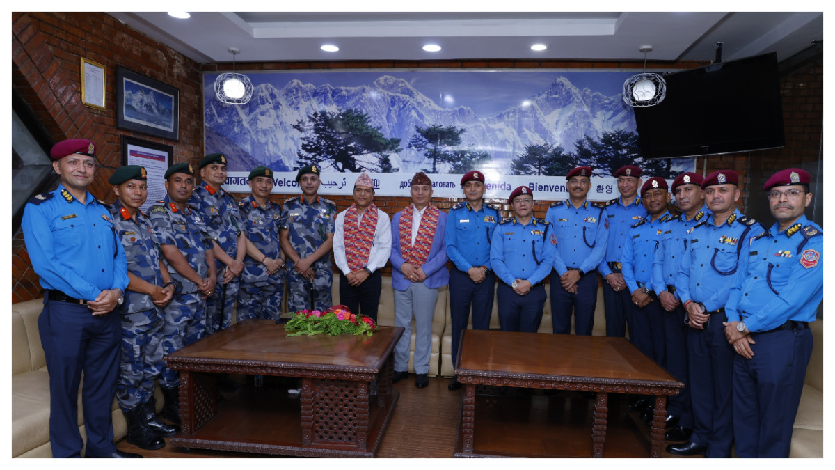 प्रहरी महानिरीक्षक कार्की र सशस्त्र प्रहरी महानिरीक्षक पौडेल न्यूयोर्क प्रस्थान