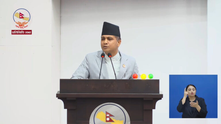 सरकार असफल भए लोकतान्त्रिक व्यवस्थामाथि नै प्रश्न उठ्ने मुख्य सचेतक महरको चेतावनी