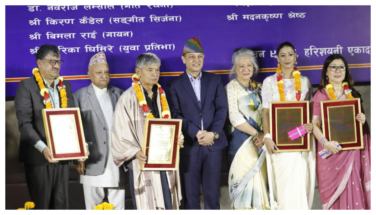 छिन्नलता पुरस्कारबाट वरिष्ठ गायक श्रेष्ठसहित पाँच स्रष्टा पुरस्कृत