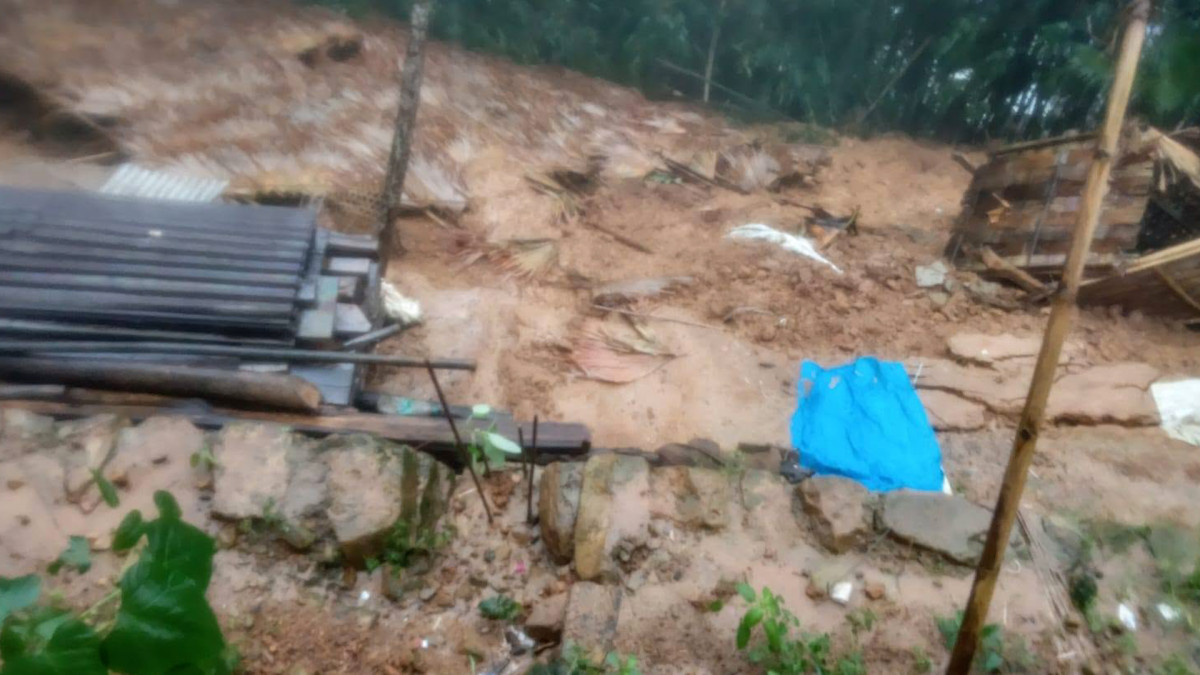 बाढीले सेनाको ब्यारेकमा क्षति
