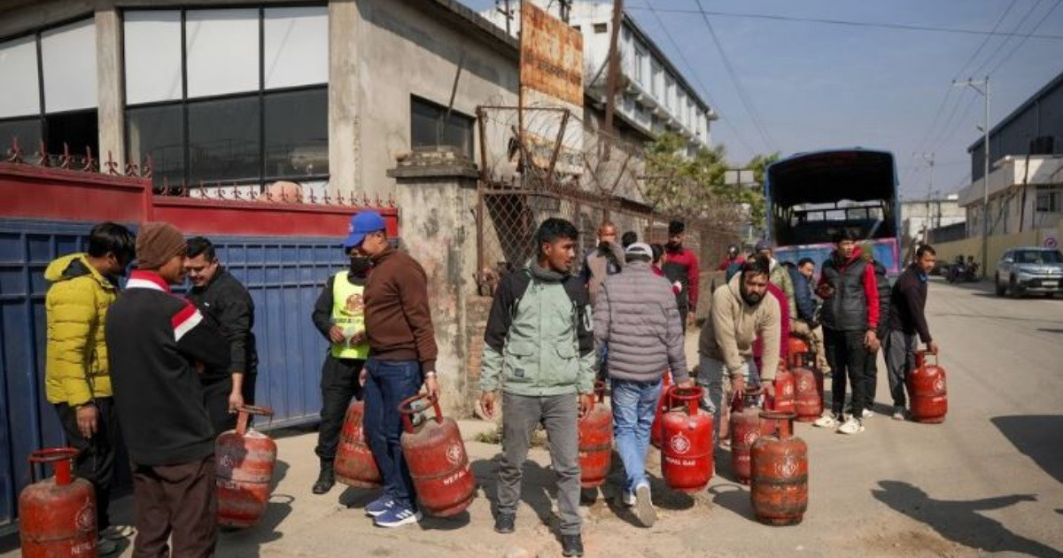 काठमाडाैं उपत्यकासहित देशैभर खाना पकाउने ग्यासकाे अभाव कायमै