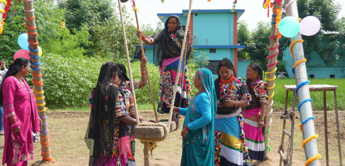 दाजुभाइको दीर्घायुको कामना गर्दै रानाथारू महिलाले मनाए तिज