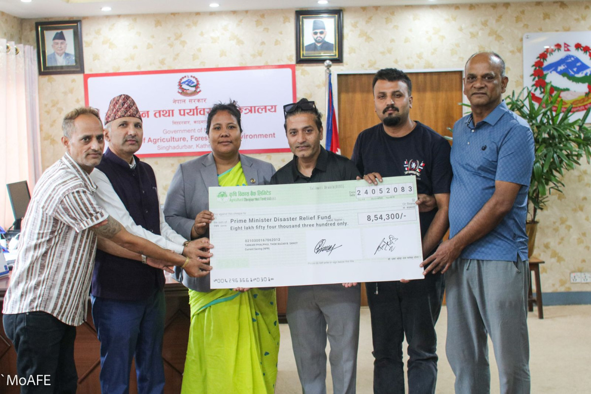 कालीमाटी तरकारी व्यवासायीले बाढी उद्धार कोषमा साढे ८ लाख सहयोग
