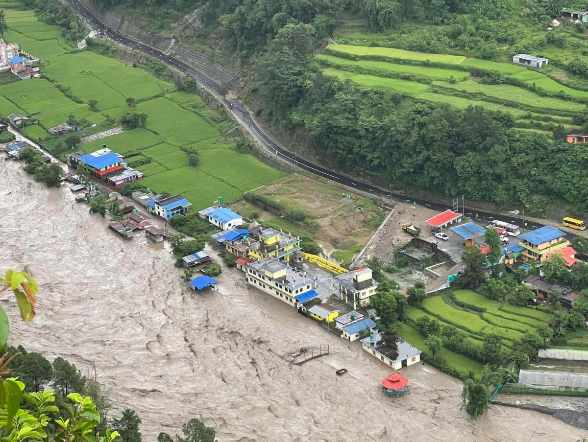 कालीगण्डकीको बाढीले पर्वतमा दर्जनौँ घरमा क्षति, तीन बस्ती विस्थापित
