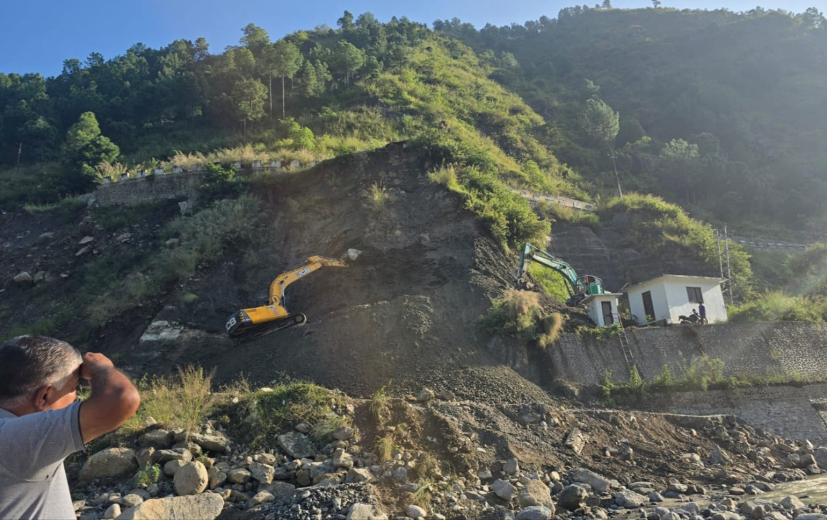बीपी राजमार्गमा डाइभर्सन निर्माण तीव्र, आजदेखि सवारी सञ्चालन गर्ने तयारी