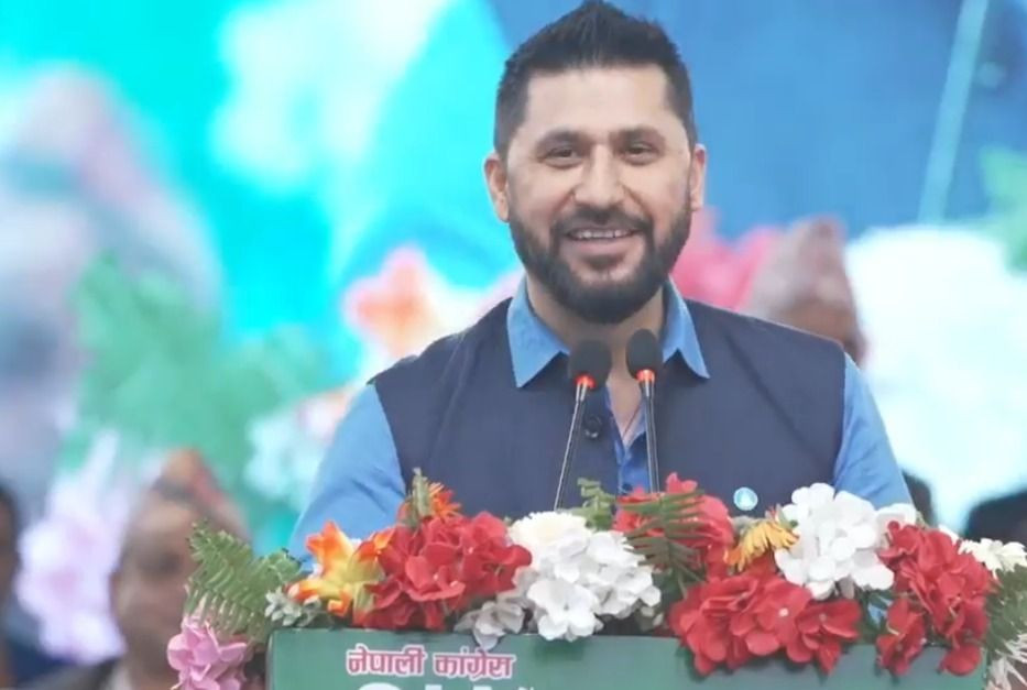यो पटक–पटक सरकार ढल्छ भन्ने मान्छे सरकार नढलेको देखेर बेहोस भएर ढल्छ : सभापति लामिछाने
