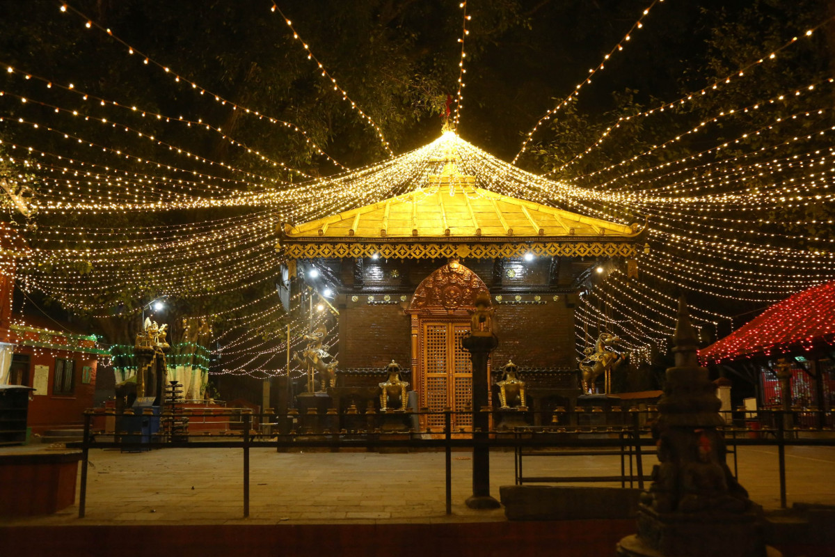 चाडपर्व सुरु भएसँगै काठमाडौँका मठमन्दिरमा सजावटको रौनक