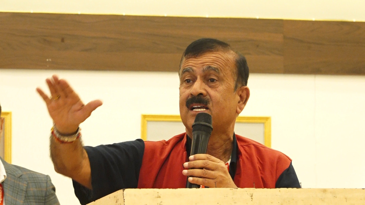 संविधान र व्यवस्था जोगाउन युवाहरु एकढिक्का हुनुपर्छः महेन्द्र यादव