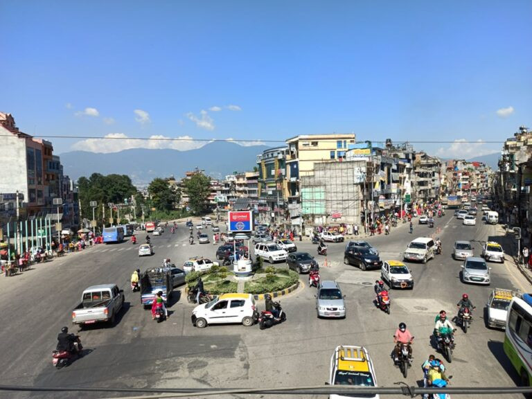 दसैँको टीकासँगै काठमाडौँमा चहलपहल बढ्यो