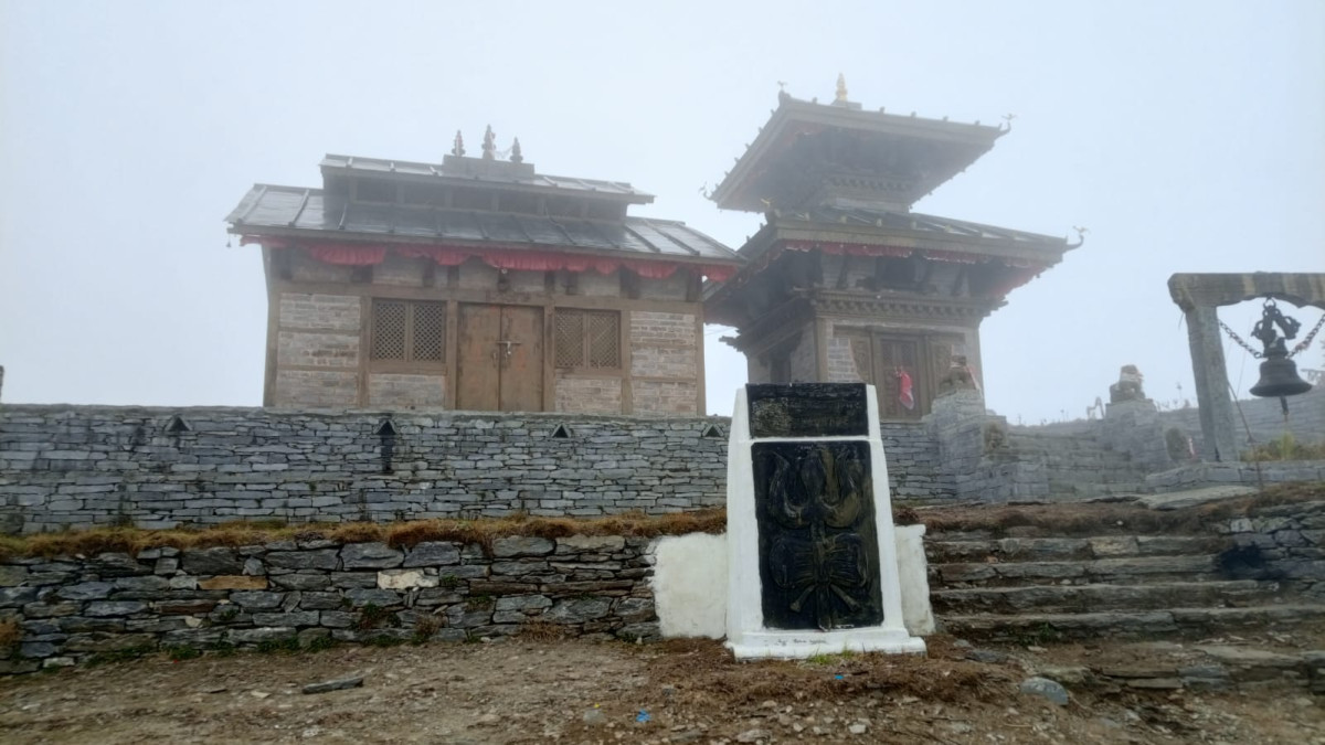 बडीमालिकामा भारी हिमपातपछि दुई पर्यटक सम्पर्कविहीन